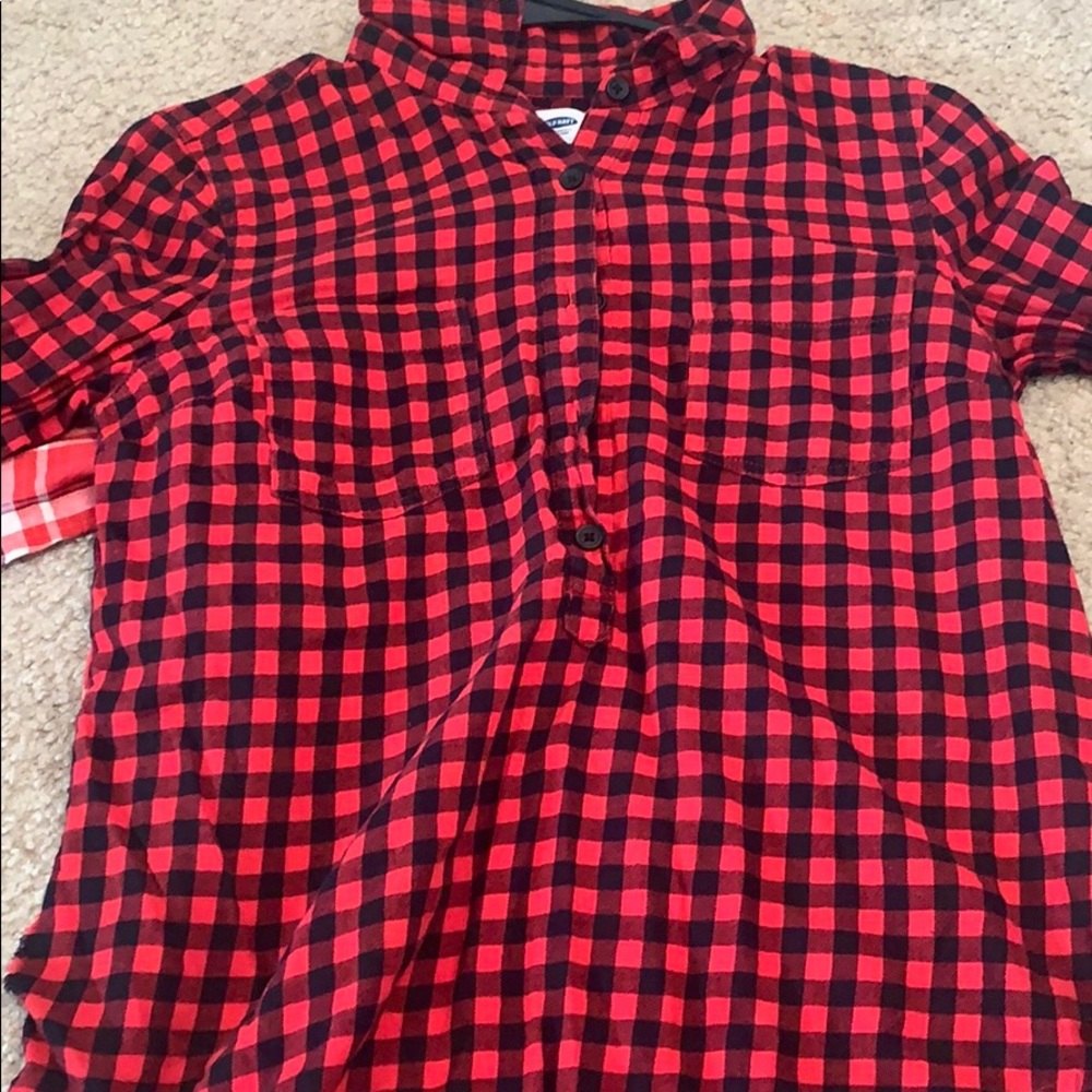 Red & black plaid shirt.